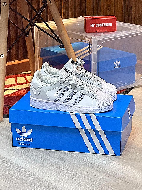 Adidas Superstar
