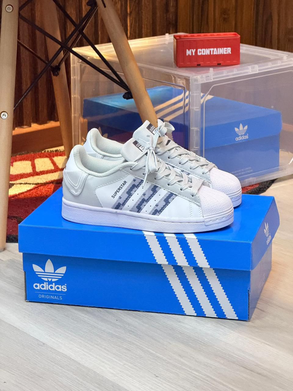 Adidas Superstar