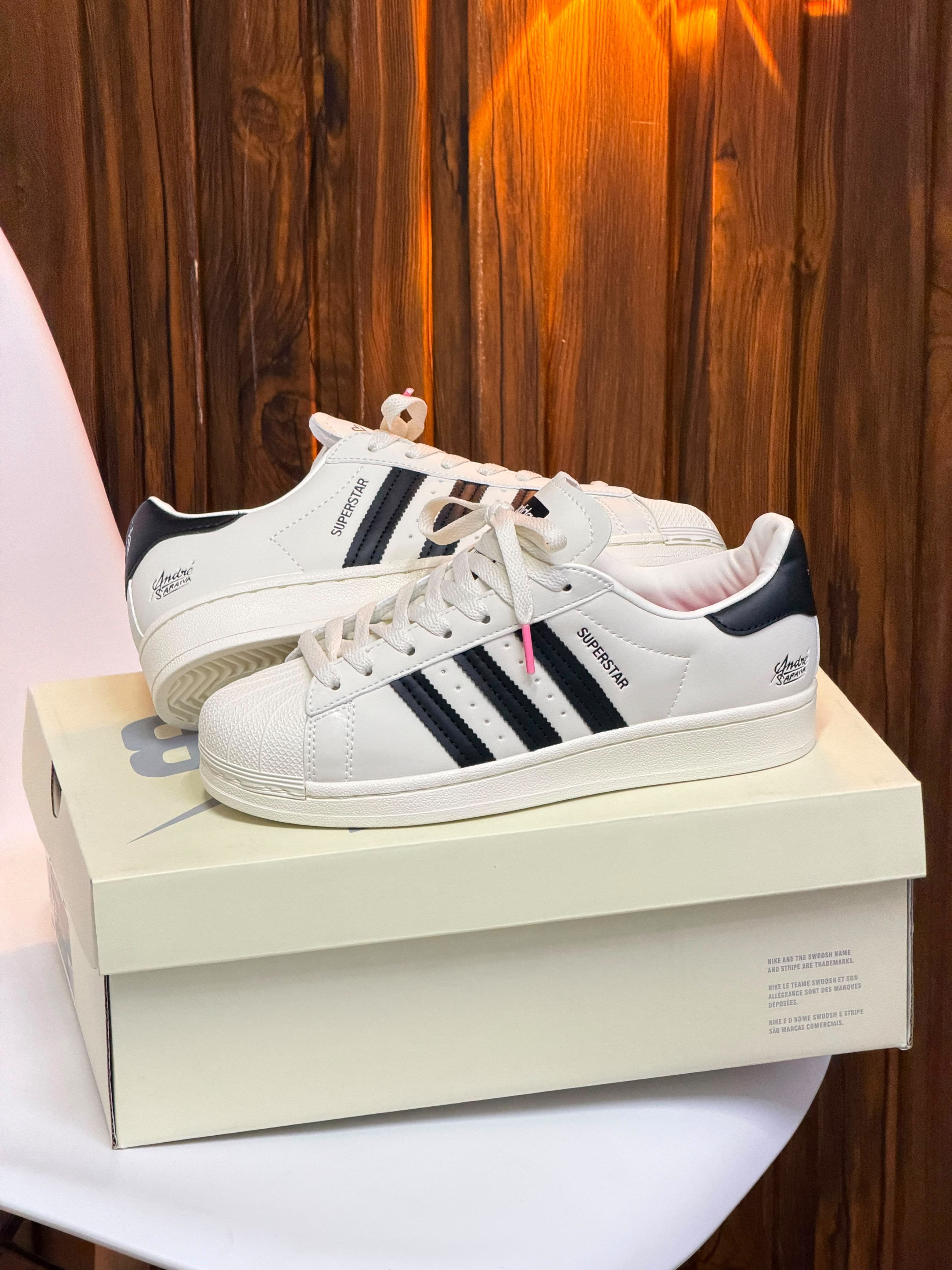 Adidas Superstar